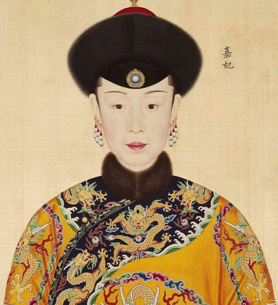 宫廷画家郎世宁,曾给乾隆的妃子们画像,他认为哪一个最好看?