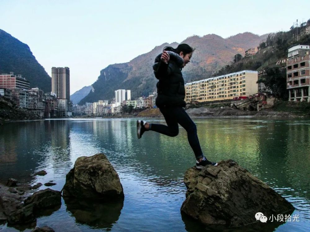 关河两岸 盐津|全国第一个通"地铁"的县城,有多少人是听着响彻两岸的