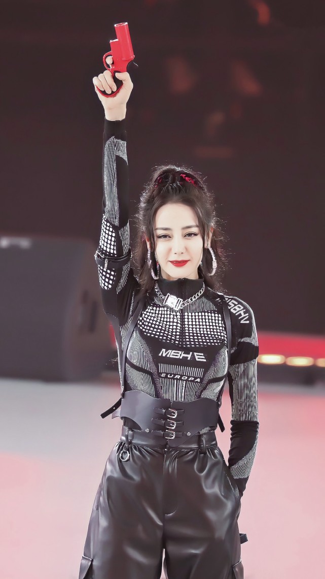 今天你与热巴吃鸡了吗?|迪丽热巴