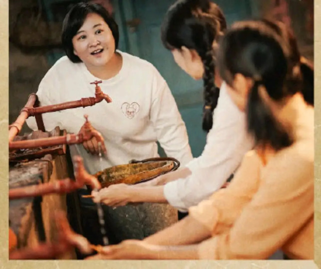 你好李焕英口碑票房双丰收贾玲获中国票房最高女导演称号