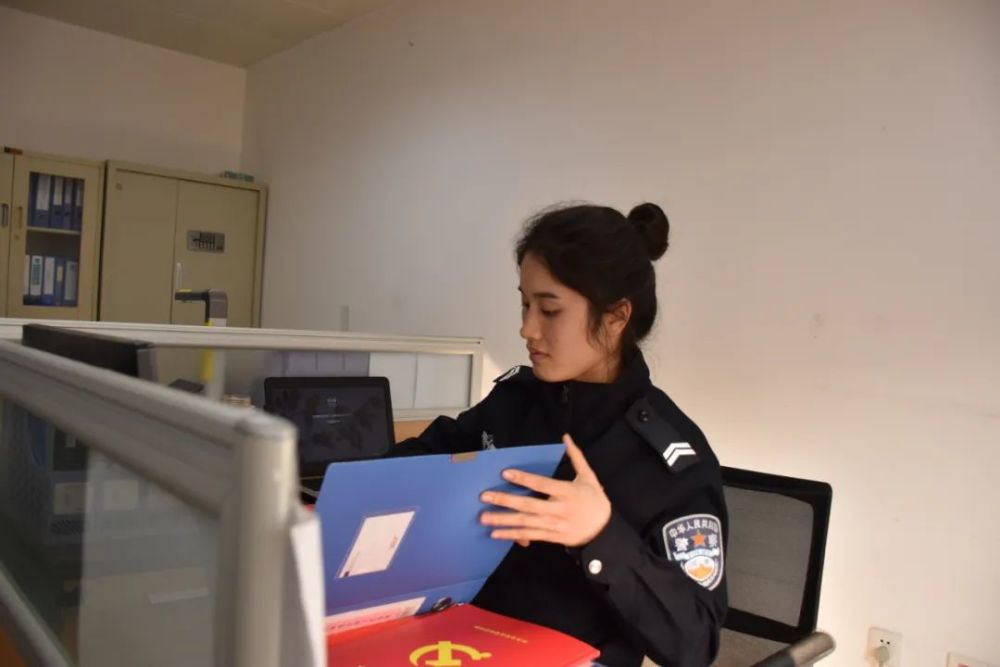 谁说女子不如男来看警营中的女辅警们