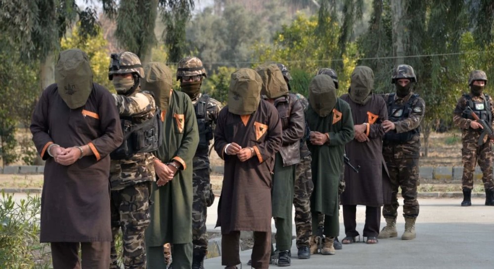 阿富汗国防部在一份声明中宣布,塔利班武装分子聚集在阿尔甘达卜和