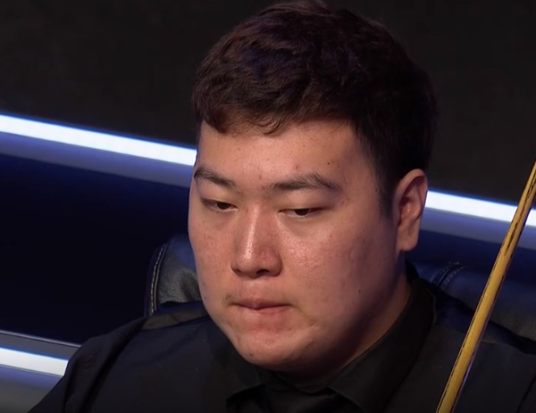 丁俊晖在前两轮比赛中,先后上演德比大战,直面吕昊天和庞俊旭,晋级