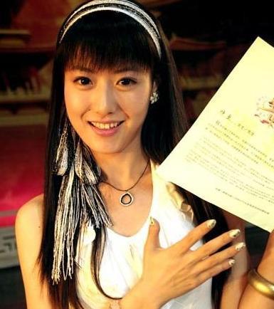 事业巅峰时嫁给了爱情,如今复出"兴风作浪",白冰没那么简单