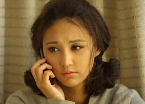 2016年,二婚嫁给袁弘的张歆艺:我觉得自己不金贵了,配不上袁弘