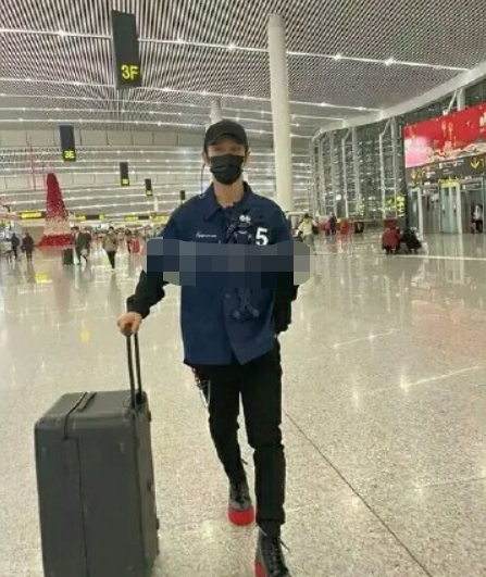 黄晓明 杨颖的新年晒照 有娃夫妻晒照时 何时开始只有娃了 今日热点