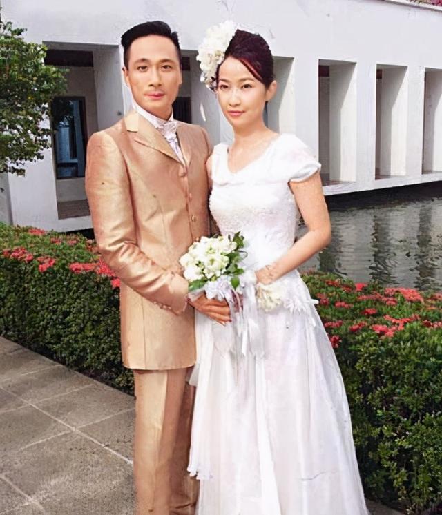 影帝吴镇宇与初恋相爱8年后分手现任妻子王丽萍是漂亮模特