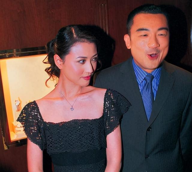 "最美周芷若"与狗相伴遭质疑,霸气怒怼:与你何干?