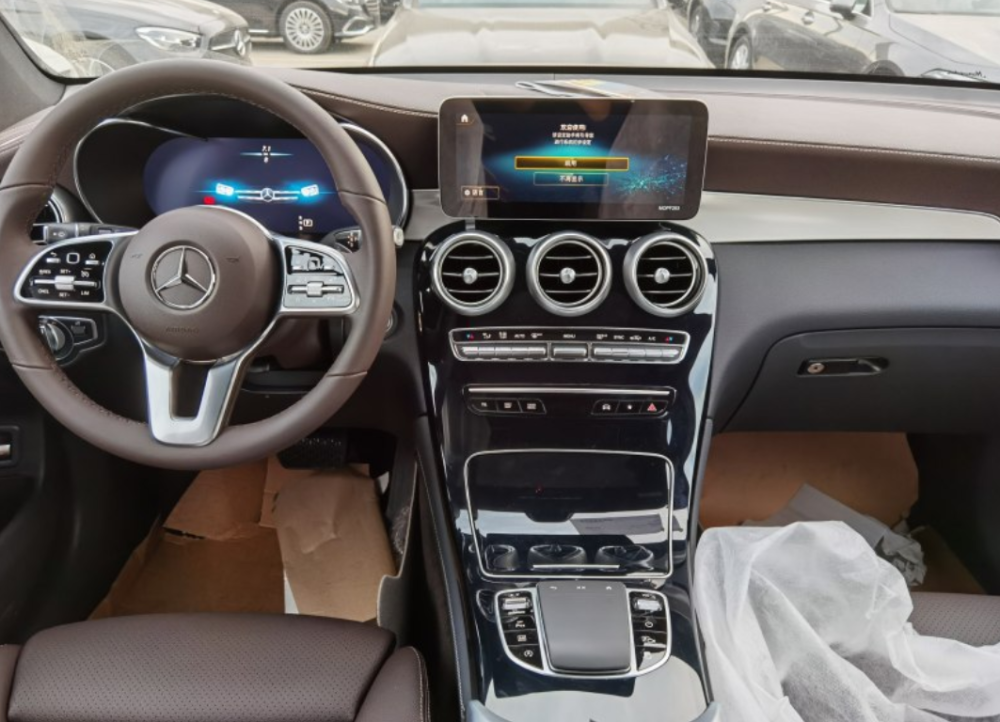 车主评价2021款奔驰glc:开车像坐船,还有四大问题需解决_腾讯新闻