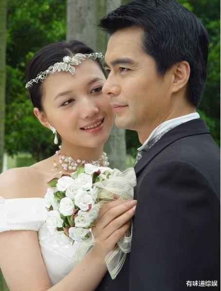 许亚军:四任妻子无缝衔接,为爱娶了何晴,转身又恋小12岁美妻_腾讯新闻