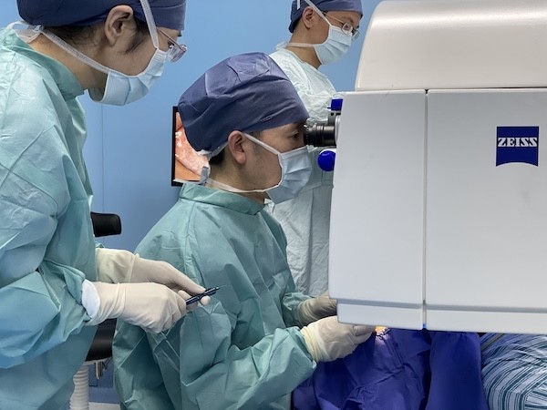 近视眼们,一起来看中国全飞秒第一人周行涛做手术|第医线-腾讯新闻