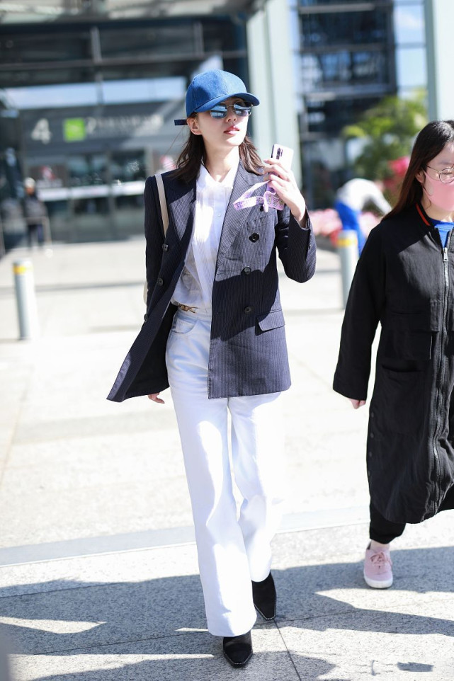 刘诗诗开春职业装太美穿西服用名媛穿搭法a飒不失女人味