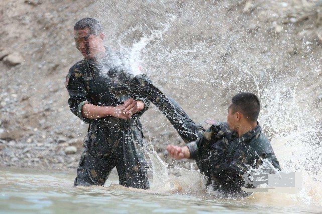 特种兵战斗力有多强能与多少个普通人徒手搏斗说了你可能不信