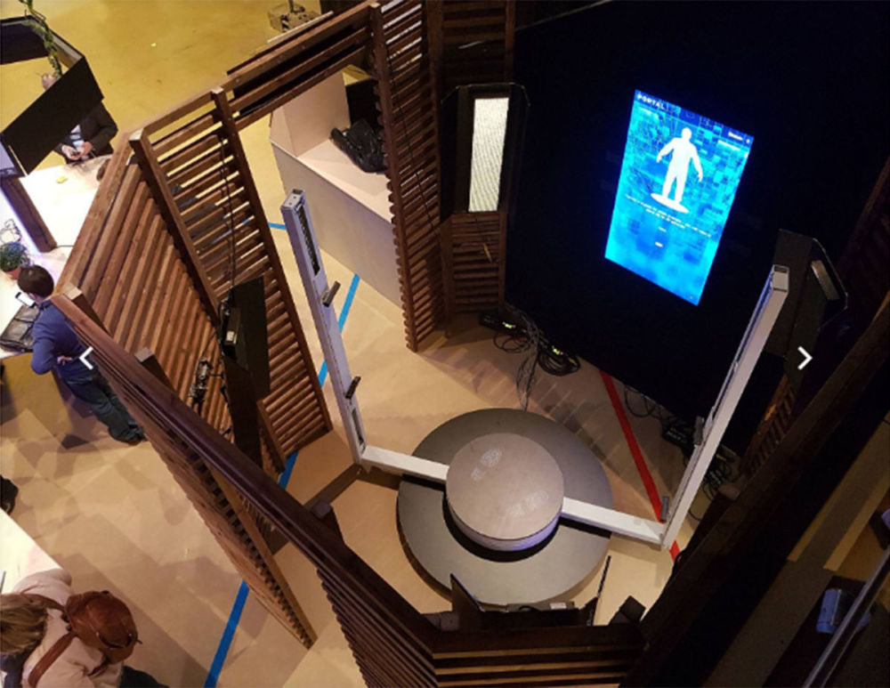 俄罗斯3d扫描仪可坐在沙发上试穿衣服