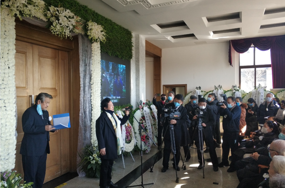 杨在葆遗体告别仪式太伤感遗孀悲痛道别许还山王晓棠憔悴现身
