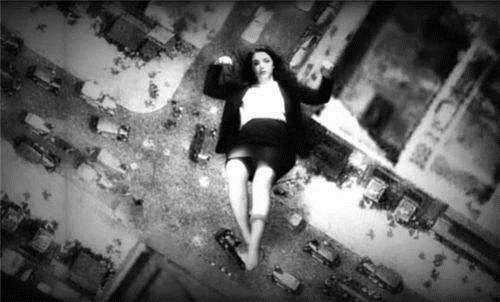 1947年,女子从帝国大厦86楼跳下,因姿势优雅被拍,被称天使坠落