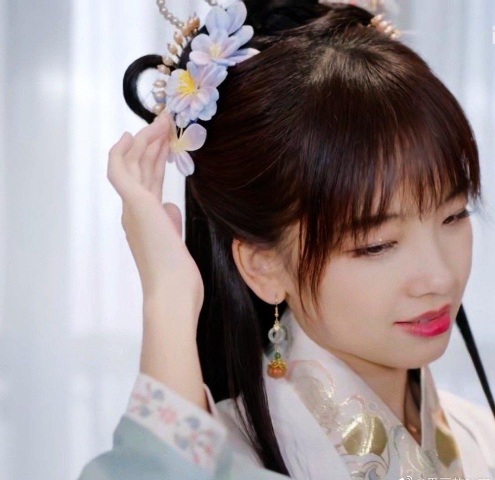 穿白色刺绣汉服气质清纯,被夸绝美