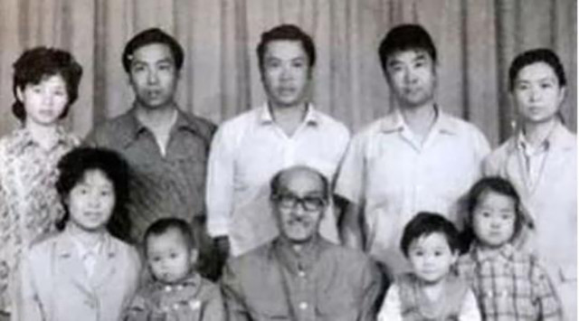 1941年王洛宾回到兰州的家已劈腿的妻子问他今晚你住哪儿