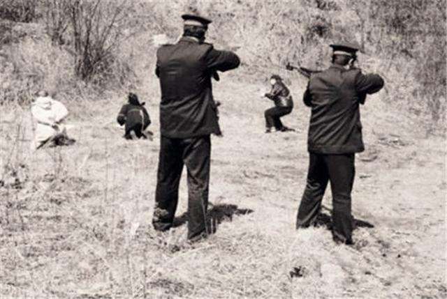 崔宝纯灰溜溜地撤出了生意市场,他清楚地意识到自己不是做生意的材料.