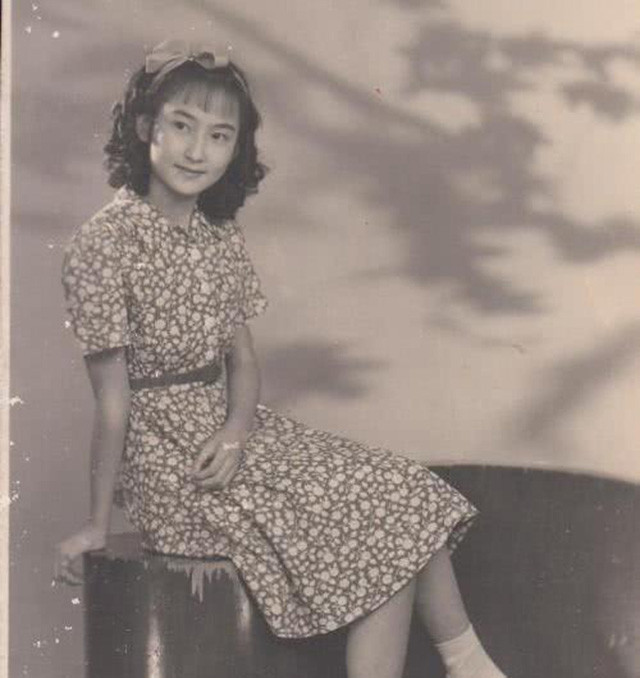相差12岁两人兄妹情深37年后他将她娶做妻子相伴40年