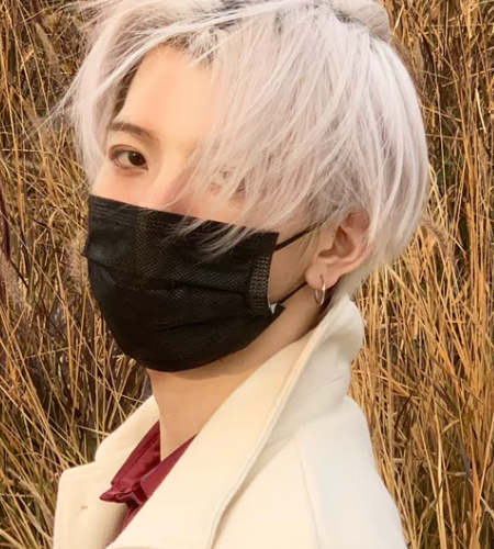 嘟嘴卖萌博关注?七鹤大人为宠粉露出颜值,网友:幻想破灭