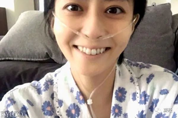 罹患末期癌症,生命最后几天里已经呈现出恶病质时,小林麻央依然顽强