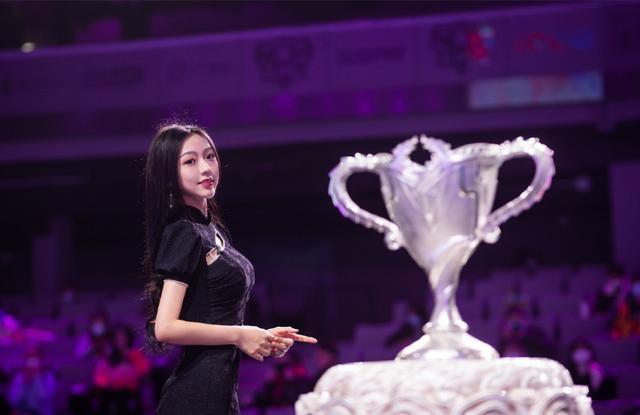 百万玩家评王者第一人，坐拥5千万粉丝却没打过KPL，梦泪只剩羡慕
