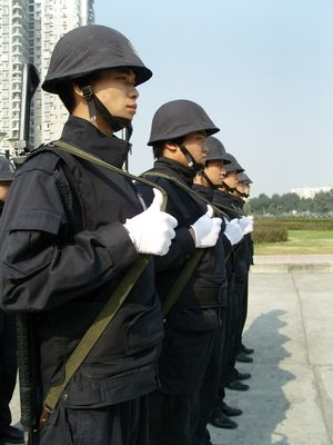 运钞车押运人员为啥只配防爆枪而并非步枪背后的真实原因是啥