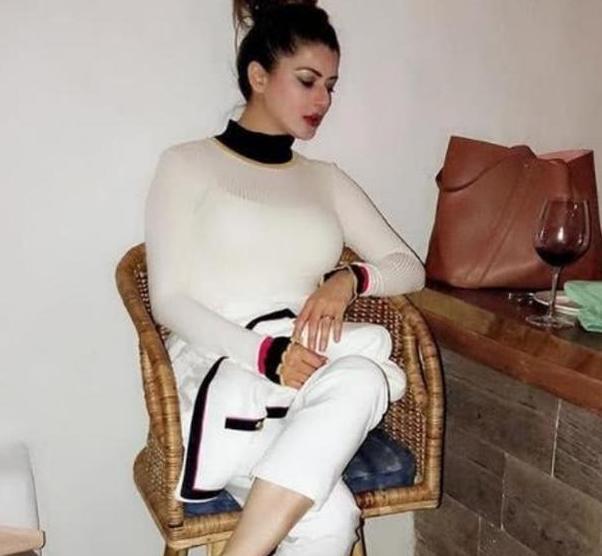 好莱坞女星35岁,身材颜值仍在线,坚持健身的她魅力不