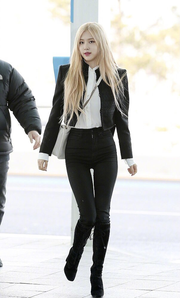 blackpink成员人间玫瑰rose朴彩英私服搭配_腾讯新闻