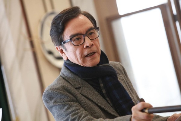 影帝姜大卫携子录节目生俩女儿48岁才得子自曝有意买楼送他