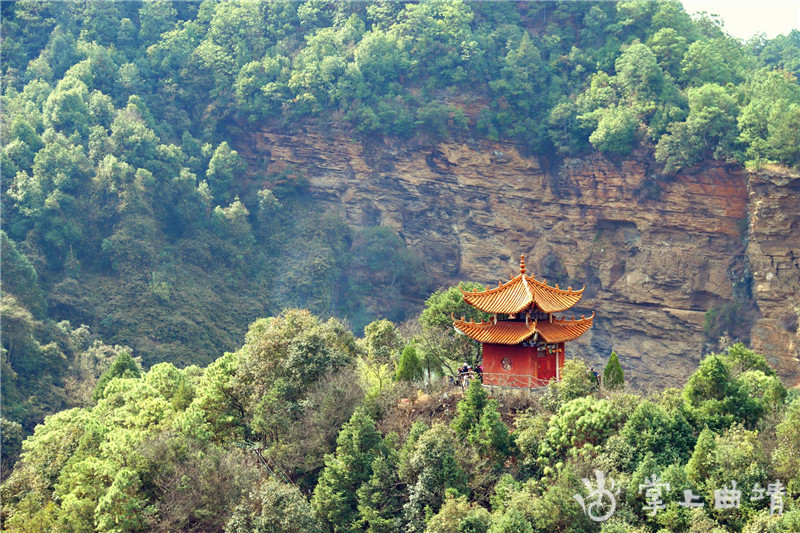 周邊哪裡玩賞景登山燒烤就到馬龍香爐山