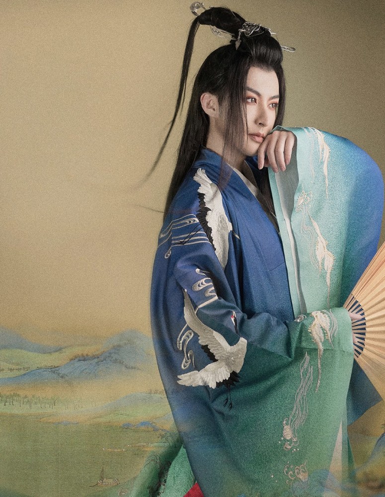 成都帅哥就是有才穿汉服把千里江山图演活了网友真厉害