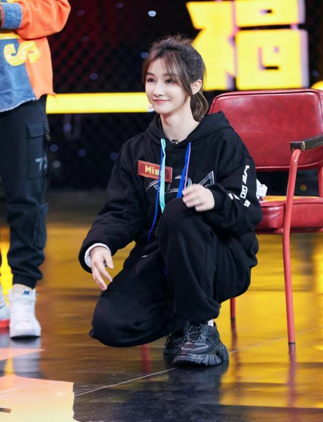 miss魔鬼身材,现身英雄联盟拜年庆活动!谣言不攻自破?