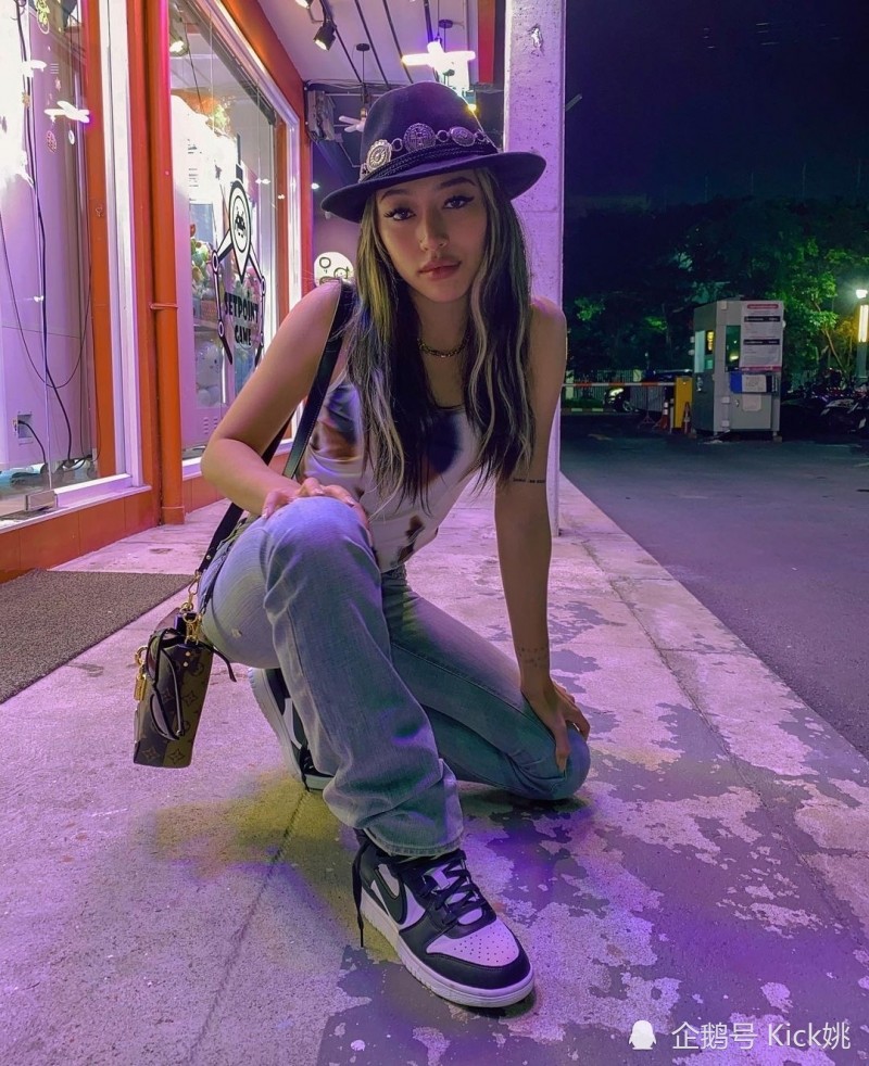 高颜值女rappergenadesouza私下潮流装备真狠