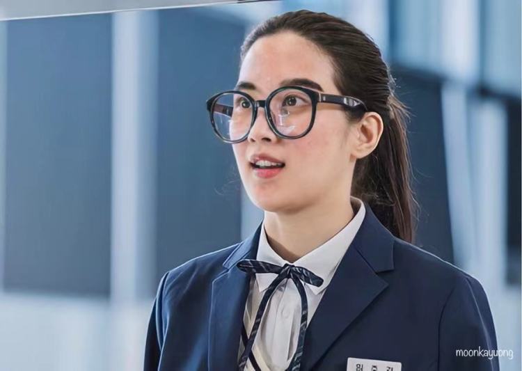 《女神降临》剧照电视剧的结局,林周京在朋友们的陪伴下重塑自信,和