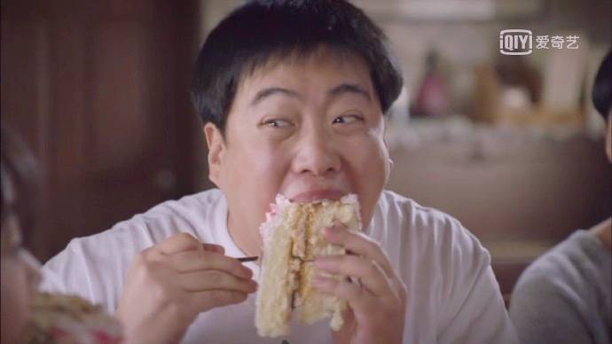 正峰欧巴的呼哧呼哧～来源:《请回答1988》企鹅号贼拉小笼包