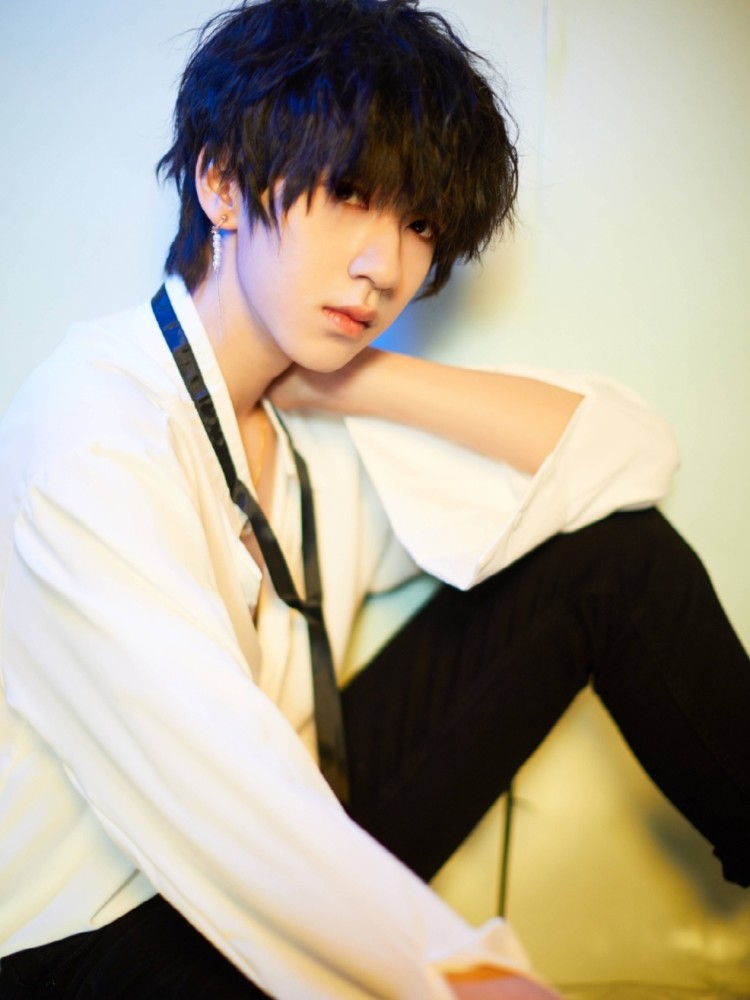 霖霖兔绝美壁纸来啦收好啦贺峻霖