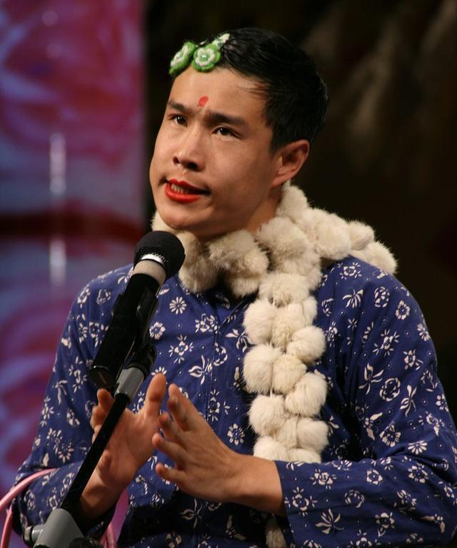 2021年初,年满40岁的小沈阳突然因一句话而登上了热搜:"小品我已经