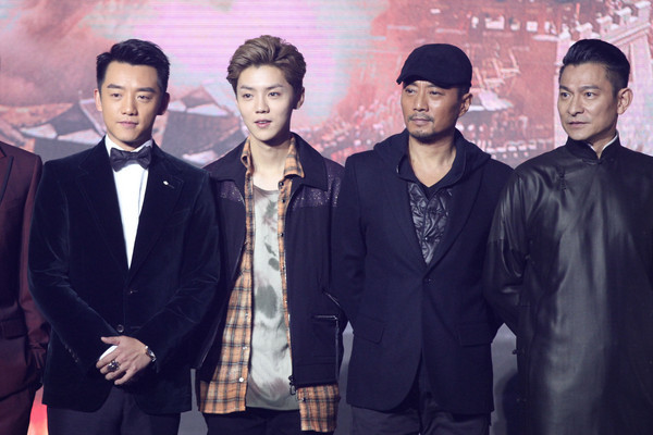 刘德华谈合作演员,夸鹿晗有敬业心,爆红时演小兵连站五天_腾讯新闻