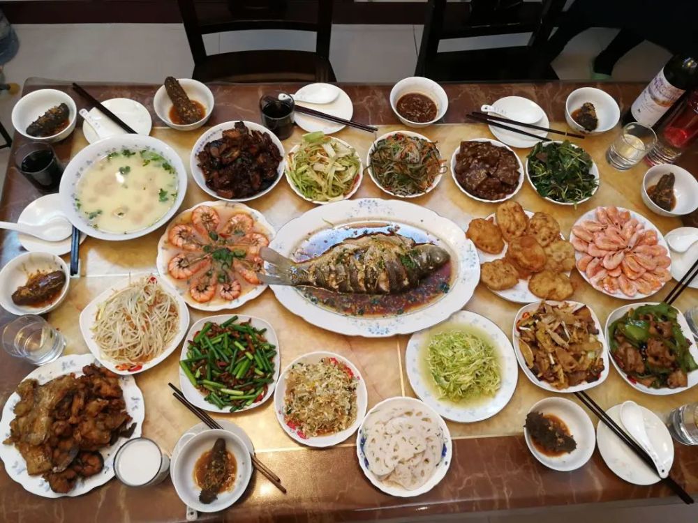 疫情期间海内外华人过春节:候鸟长辈们的年夜饭