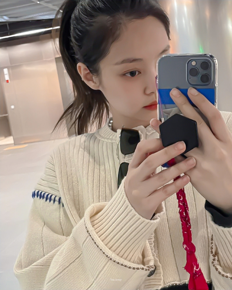jennie金智妮对镜拍的煎饺