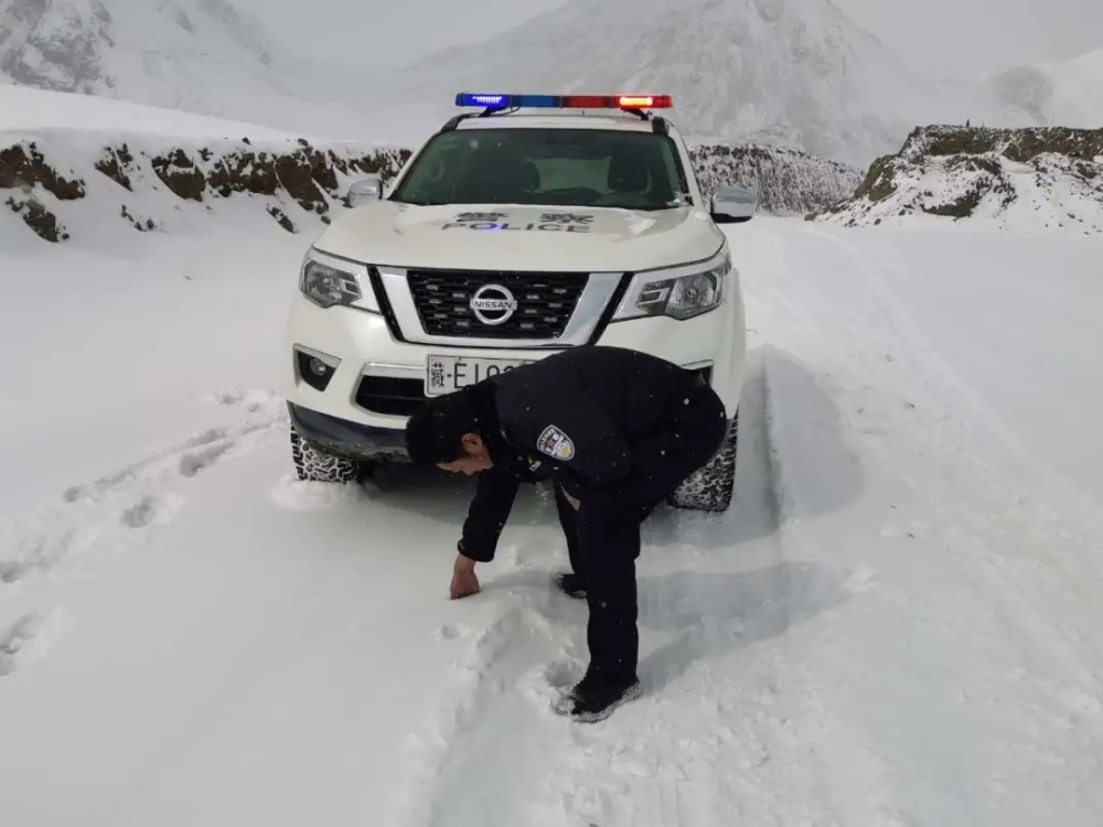 抗严寒,战疫情,除隐患,保平安 西藏自治区那曲市嘉黎县公安用实际