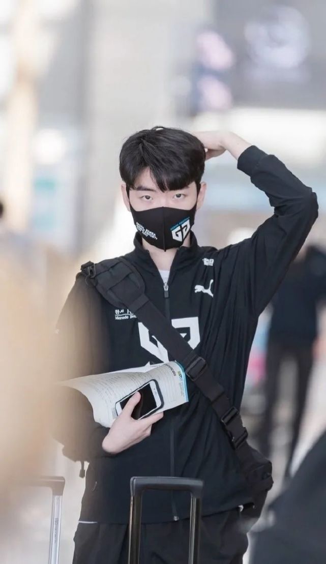 中国粉丝们都喜欢称呼rascal选手为"哥",其实rascal已经是一名老将了