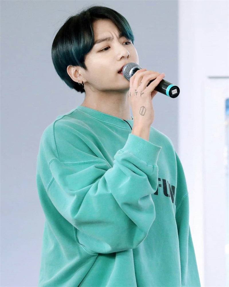 bts田柾国的单曲,在榜单上停留了51周!那他和lisa有没有约会?