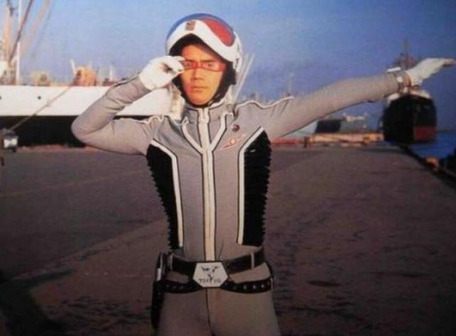 哪个奥特曼的变身器最丑赛文眼镜排第二第一无人能超越