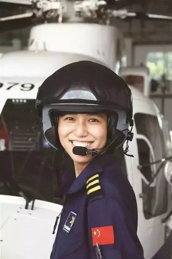 大学毕业后,她和姐妹万秋雯报名加入东一飞,在澳大利亚花了7个月就