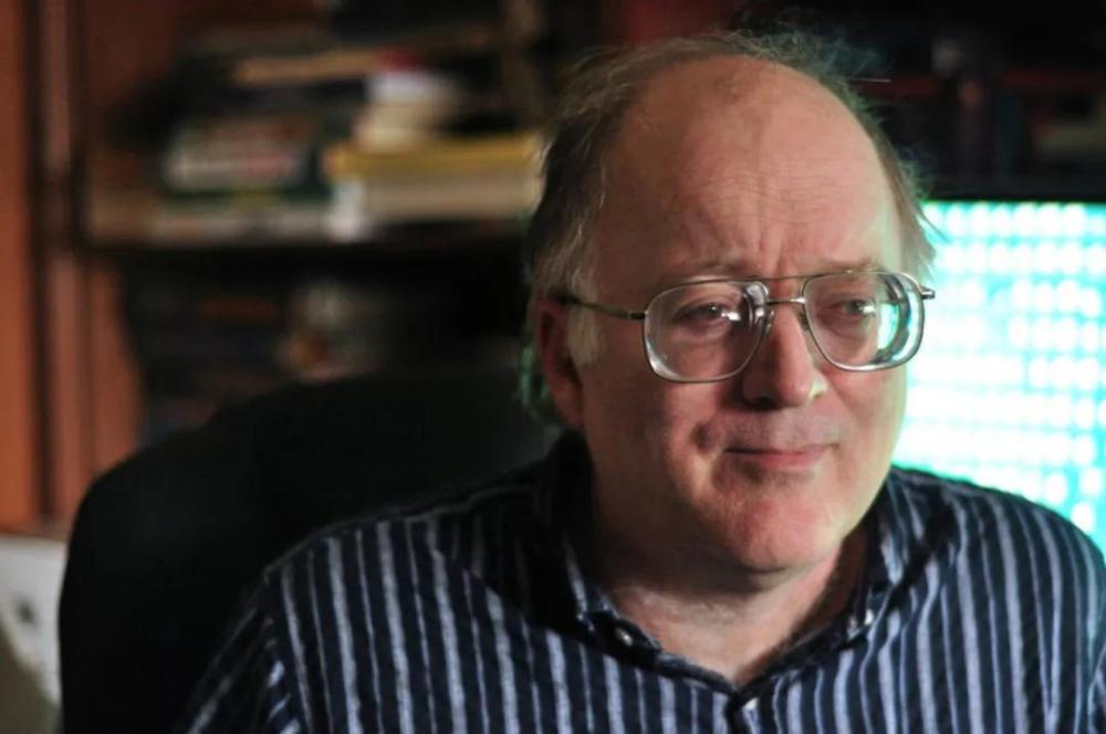 科学家|人类依然在进化，科学家发现人类正多了块骨头，但这却不是好事情