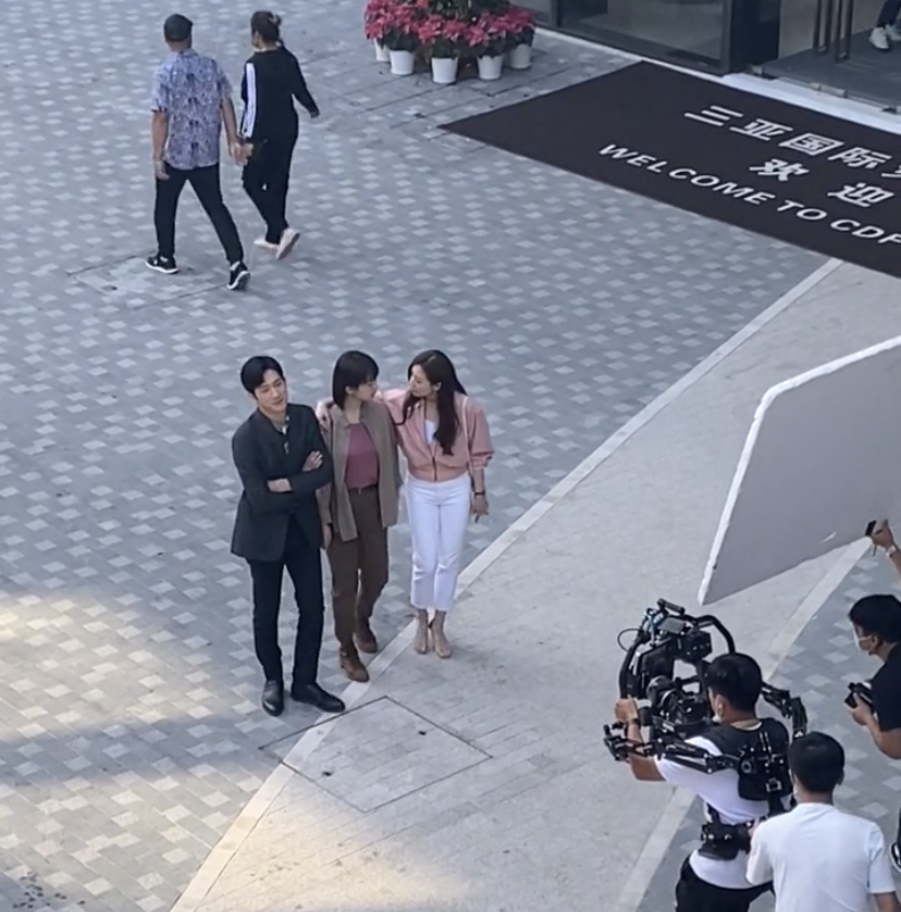 新剧三亚拍摄杨紫穿着老气井柏然全程傲慢女配不错
