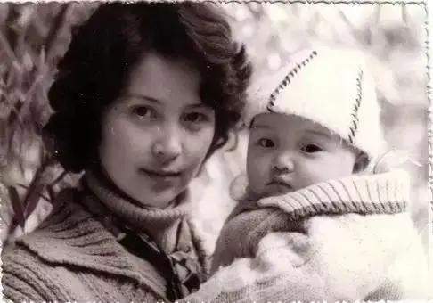 杨恭如妈妈赛亚姐,金城武爸爸帅炸天,这些明星的父母也太美了